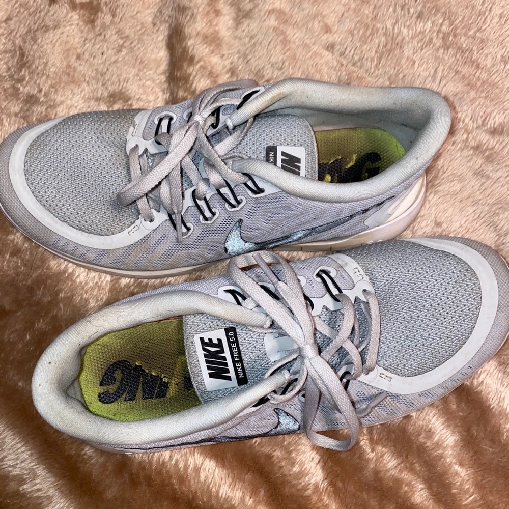 Shoe